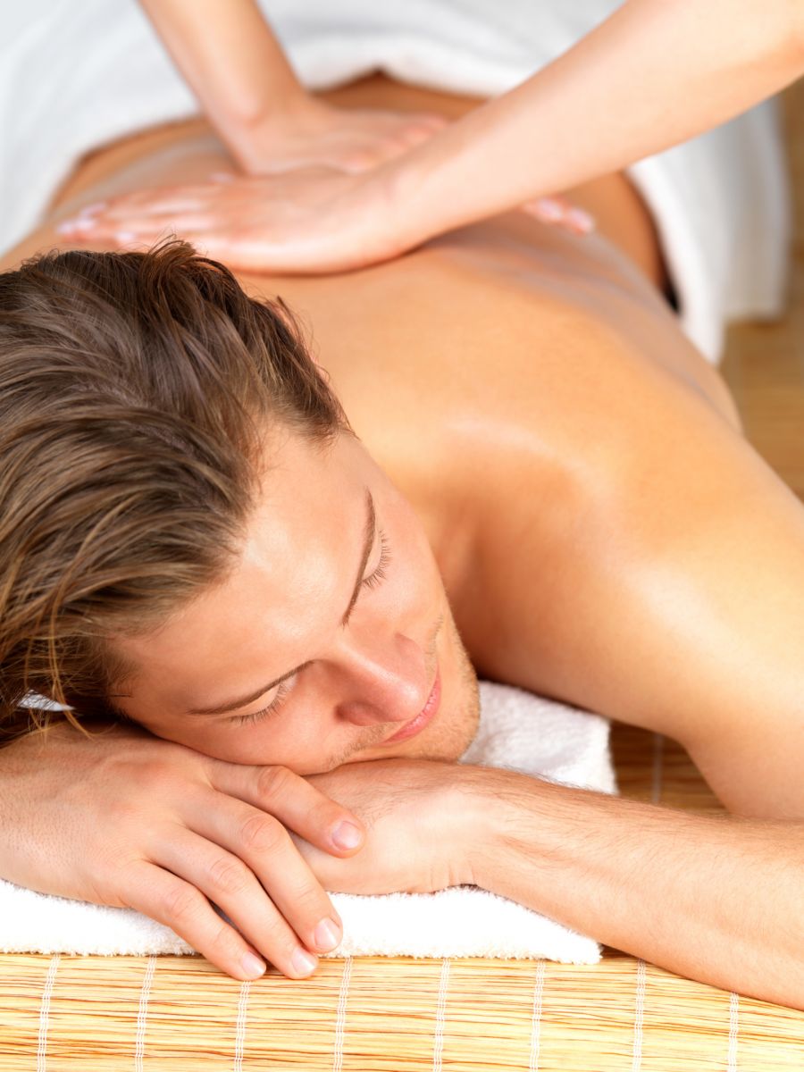 sports-massage-men-elements-wellness-news